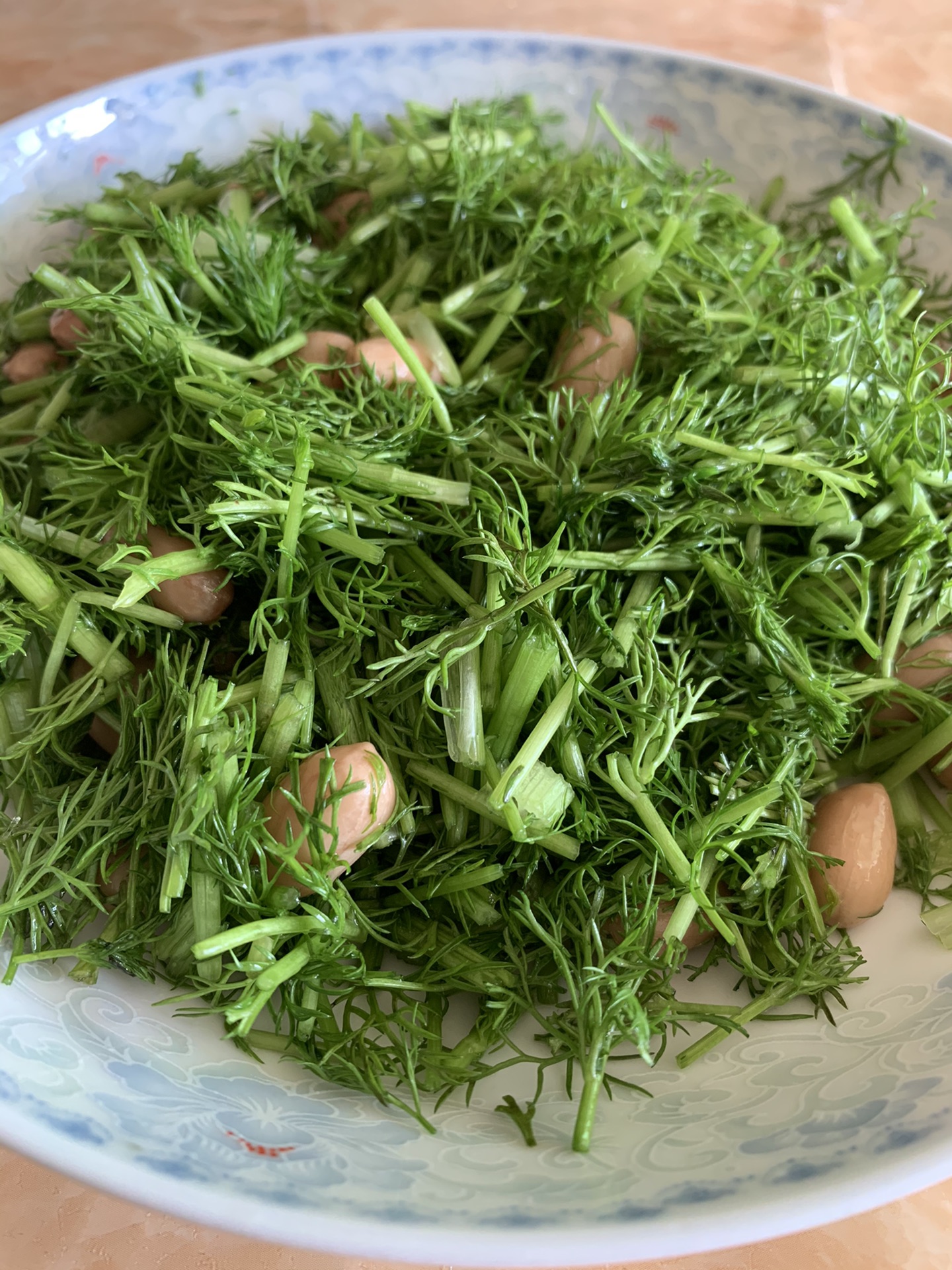 Fennel mixed with spiced peanuts