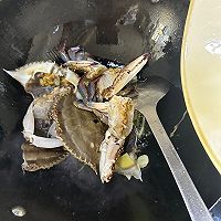 #名厨汁味正当夏#梭子蟹炒年糕 家常做法 美味又简单的做法图解4
