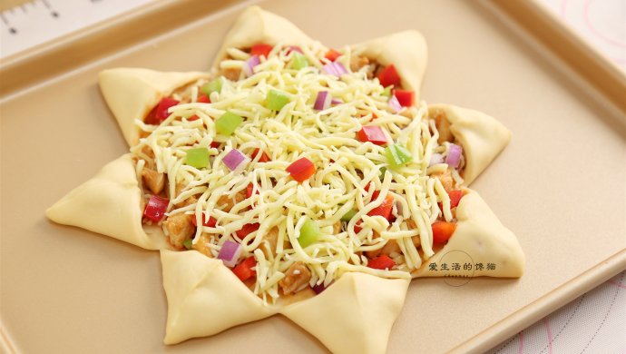 鸡肉火腿花边披萨