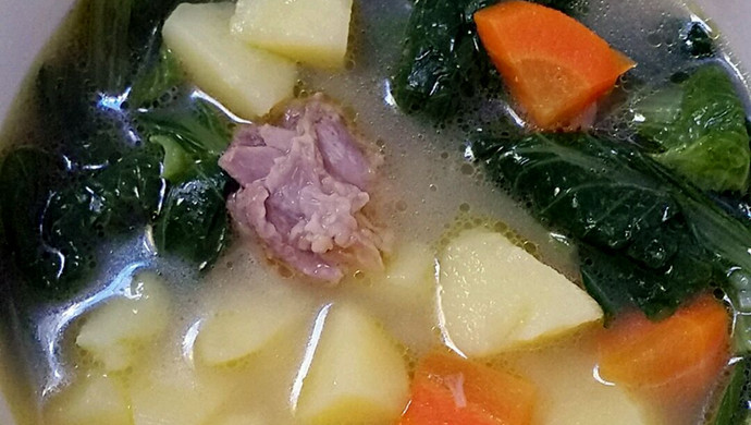 排骨土豆胡萝卜小白菜乱炖