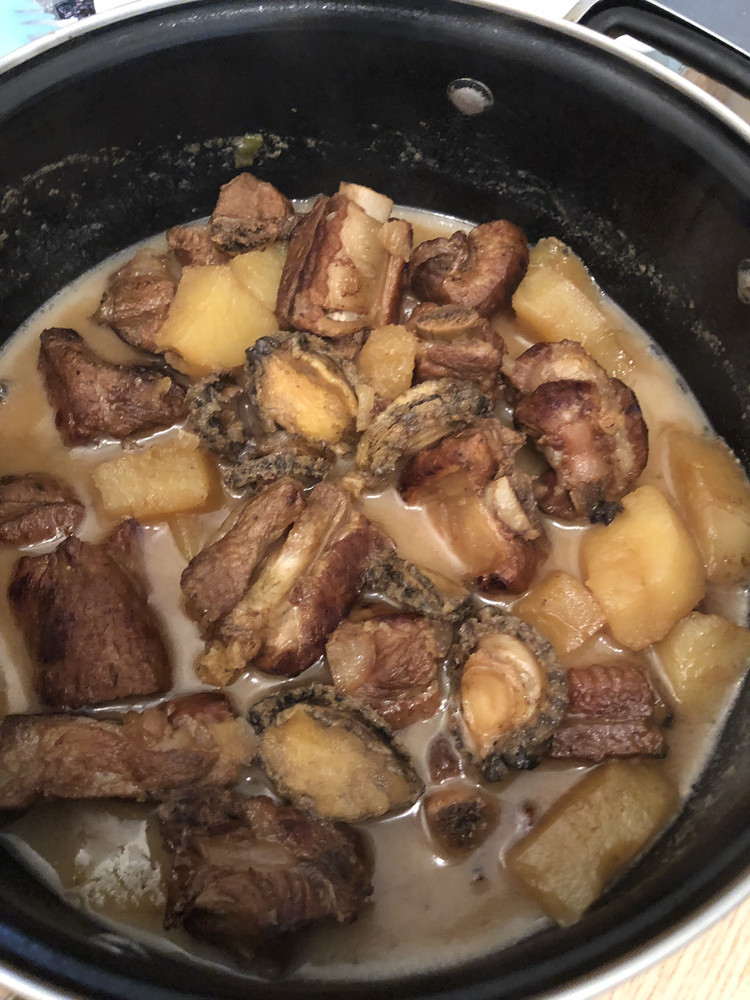 鲍鱼排骨炖土豆的做法