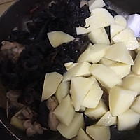 中餐 土豆炒鸡腿肉的做法图解4