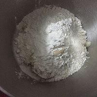 蛋黄酥的做法图解2