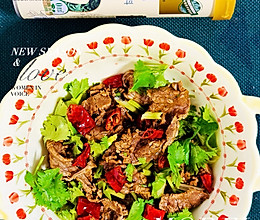 #夏日鲜味轻享健康#夏天专治没胃口香菜拌牛肉香到爆的做法