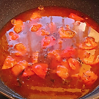 泡面的神仙吃法！酸爽开胃的茄汁酸菜泡面的做法图解3