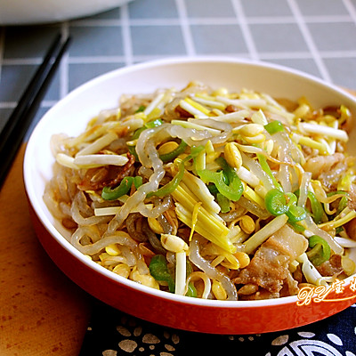 黄豆芽炒蒜黄