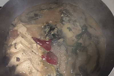 炖鲫鱼豆腐茄子