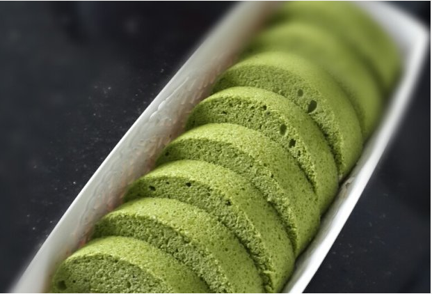 Matcha cake roll