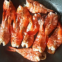 牛油蒜片香煎虾的做法图解2