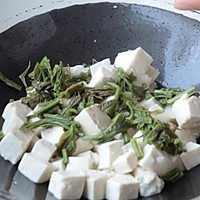 香椿芽拌豆腐的做法图解7