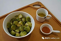 孢子甘蓝吃法一——蒸着吃烩饭的做法