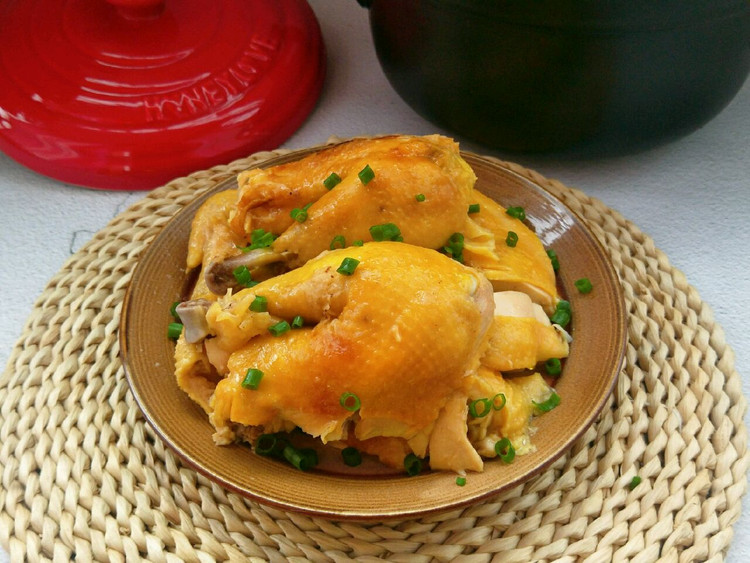 原汁原味砂锅盐焗鸡的做法
