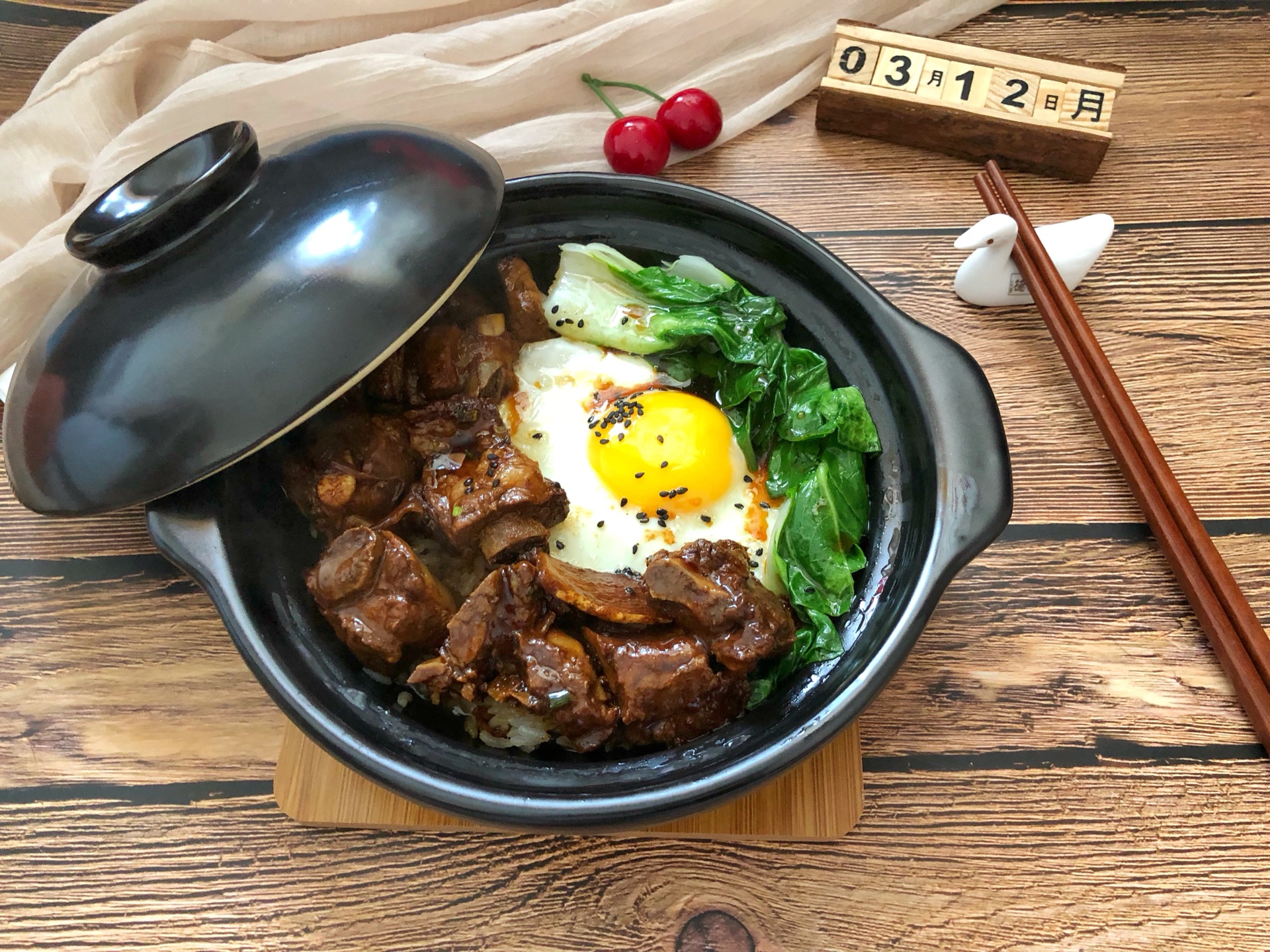 豉汁排骨煲仔饭摄影图__传统美食_餐饮美食_摄影图库_昵图网nipic.com