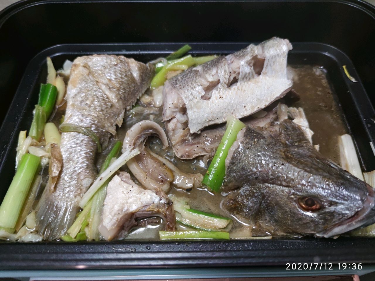 三牙鱼炖豆腐怎么做 三牙鱼炖豆腐的做法 豆果美食