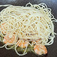 鲜虾意面的做法图解5