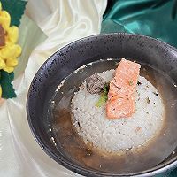 吃剩的米饭别在炒了还可以做挪威三文鱼茶泡饭的做法图解6
