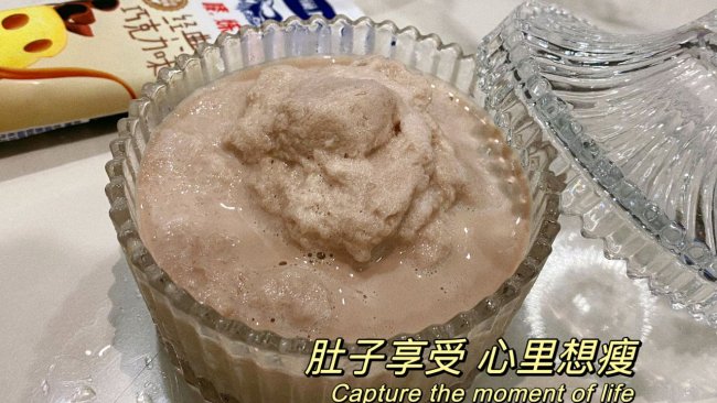 #在夏日饮饮作乐#超级简单的炼乳冰沙的做法