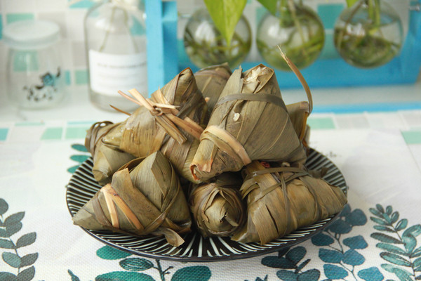 鲜肉鸭蛋黄粽子（内含红豆大枣口味）