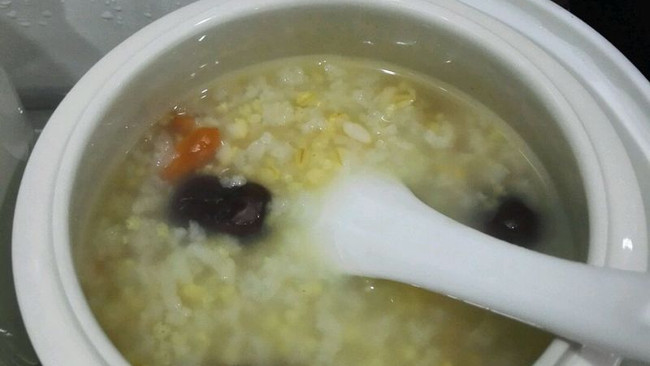 枸杞红枣黄芪燕麦粥（电炖锅版）的做法