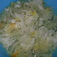一碗雪梨银耳红枣汤^O^去秋燥的做法图解1