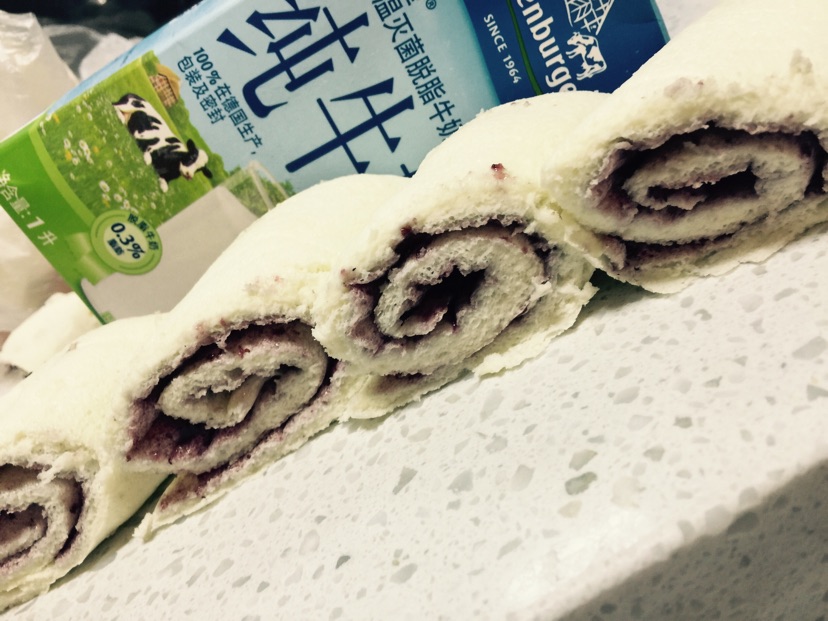 蛋清蓝莓卷的做法图解4