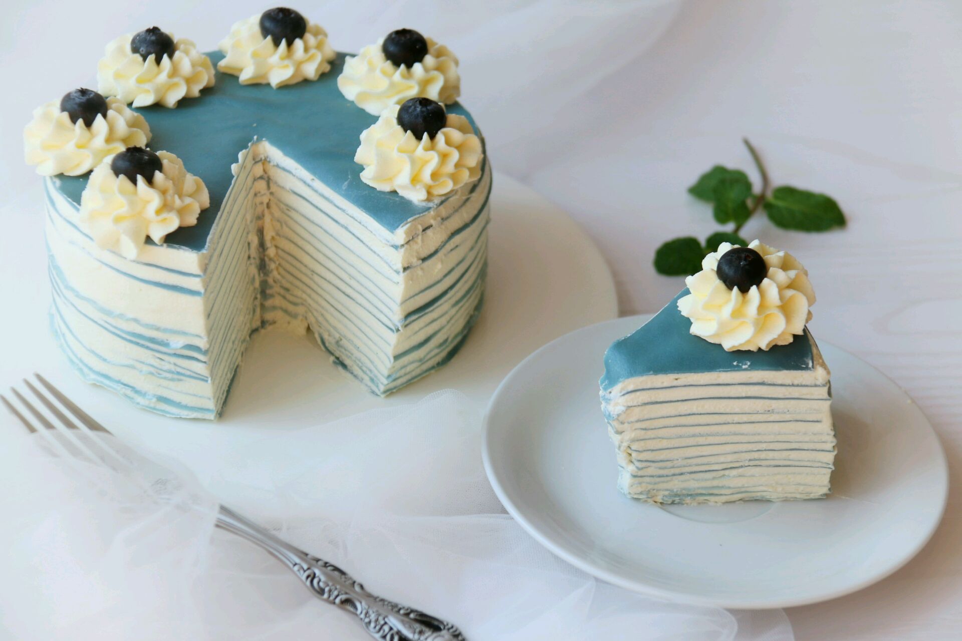 藍紫粉白雲蛋糕 | 客製化蛋糕 - Daisycafe