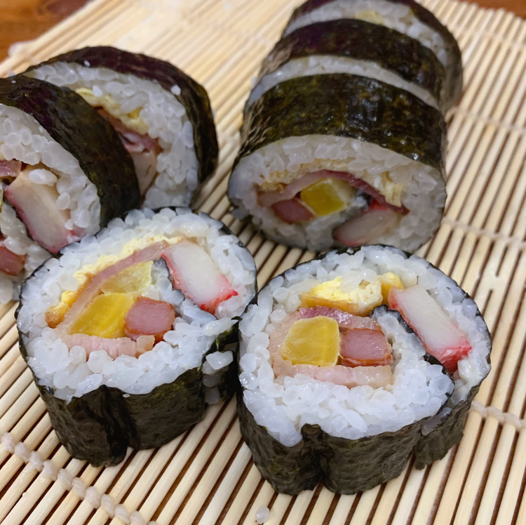 简单寿司紫菜饭卷的做法