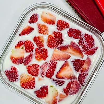 草莓车厘子奶冻年夜饭最佳甜点