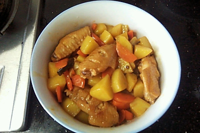 胡萝卜土豆焖鸡翅