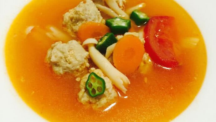 鸡腿菇圆子汤