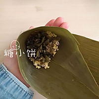 【杂粮咸菜黄米粽子】三角形粽的做法图解5