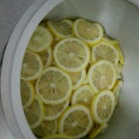 川贝冰糖炖柠檬的做法图解2