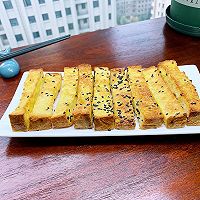 吐司逆天吃法！香酥吐司条，浓浓蛋香味，香甜酥脆好吃到爆炸的做法图解6
