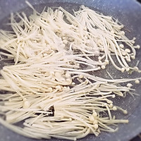 金针菇肥牛锅的做法图解6