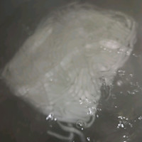 水煮土豆粉的做法图解1