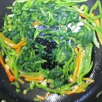 《菠菜粉丝鸡蛋面》的做法图解7
