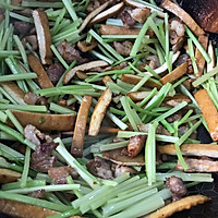 芹菜香干小炒肉的做法图解6