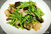 腊肉炒韭苔的做法