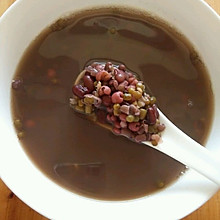 养颜红豆绿豆薏米赤小豆粥