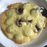 超级好吃的暗黑料理界甜点蜂蜜香蕉披萨的做法图解2