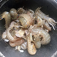 椒盐虾菇-皮皮虾-撒尿虾的做法图解1
