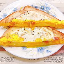 香肠鸡蛋芝士面包