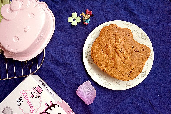 凯蒂猫玫瑰海绵蛋糕的做法