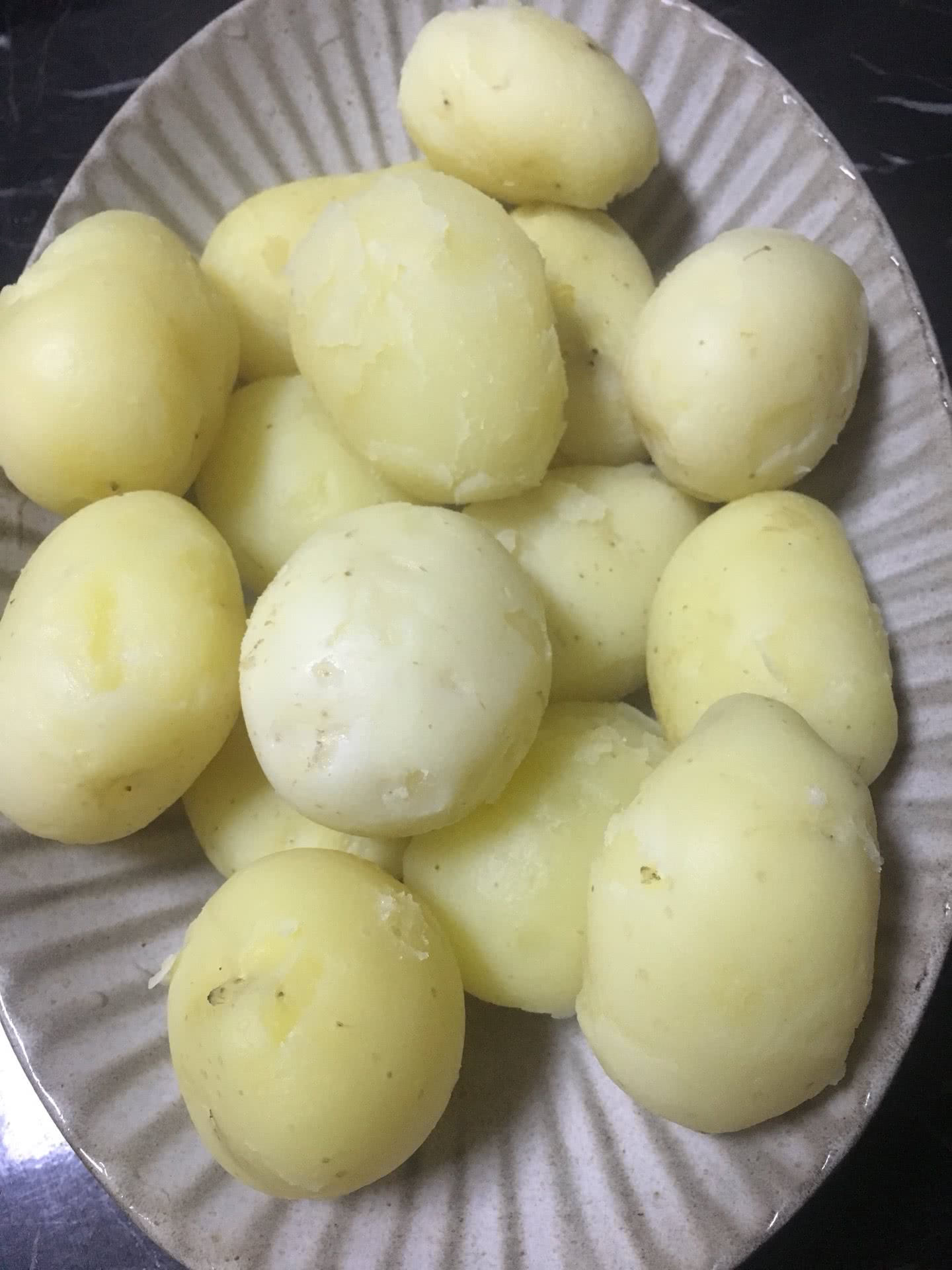 山妹娃神农架炕土豆，从神农架深处走出来的美食