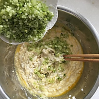 芹菜豆渣饼的做法图解4