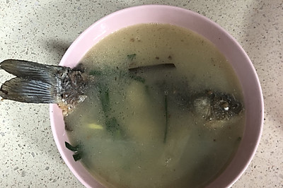 阿四鲫鱼汤