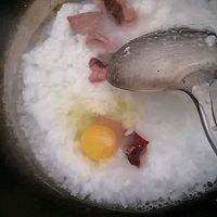鸡蛋猪肝粥的做法图解3
