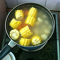 玉米胡萝卜马蹄猪骨汤的做法图解10