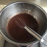 黑巧克力草莓蛋糕的做法图解3