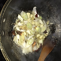 地锅鱼的做法图解12